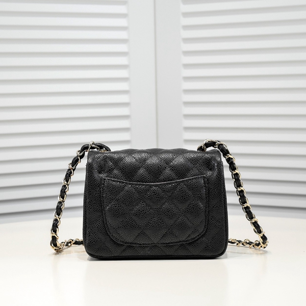 シャネルバッグ側面デザイン